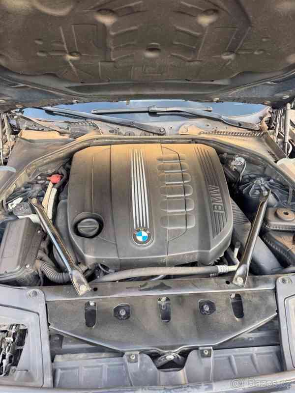 BMW Řada 5 3,0   f 11 - foto 9