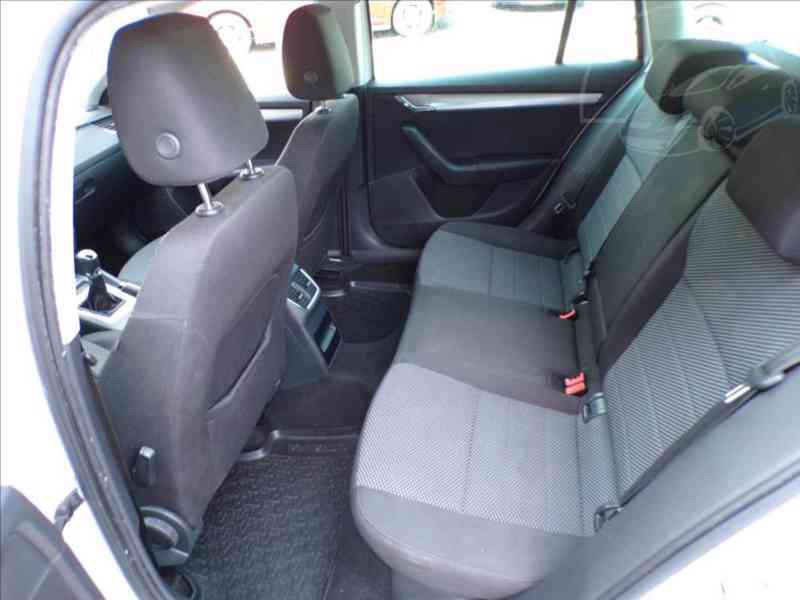 Škoda Octavia 2,0 TDI-110KW TAŽNÉ ZAŘÍZENÍ - foto 8