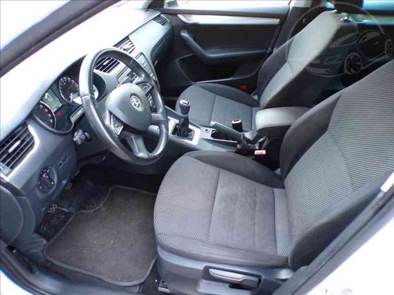 Škoda Octavia 2,0 TDI-110KW TAŽNÉ ZAŘÍZENÍ - foto 7