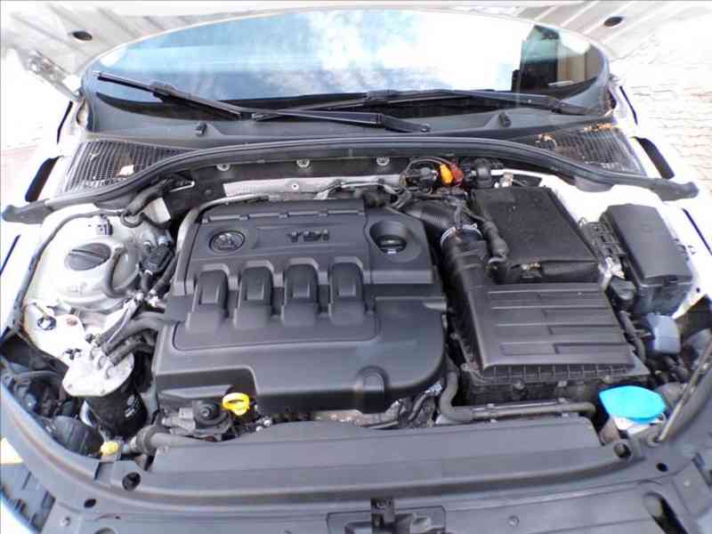 Škoda Octavia 2,0 TDI-110KW TAŽNÉ ZAŘÍZENÍ - foto 13