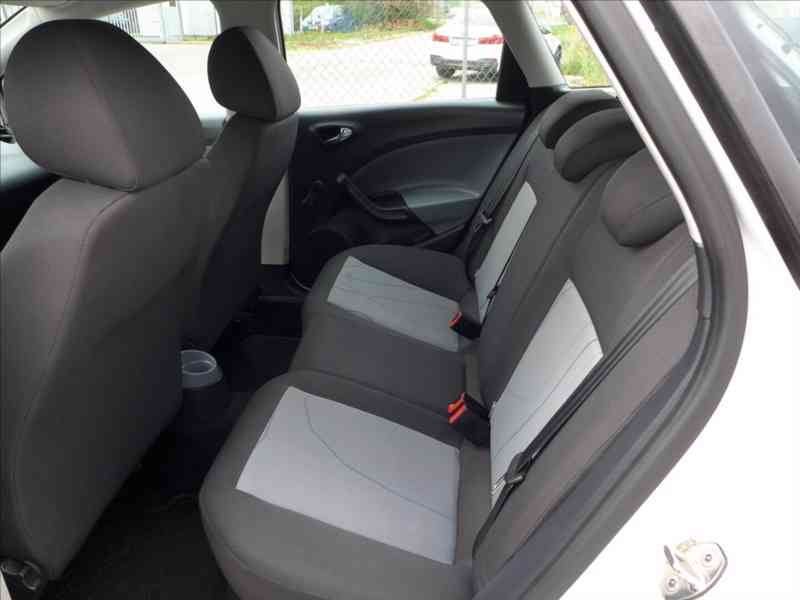 Seat Ibiza 1,2 TSI KLIMA, 1. MAJITEL - foto 6