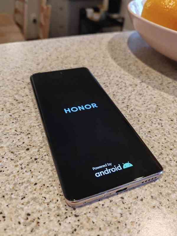 Mobilní telefon Honor 50 crystal 256 GB - perfektní stav - foto 4