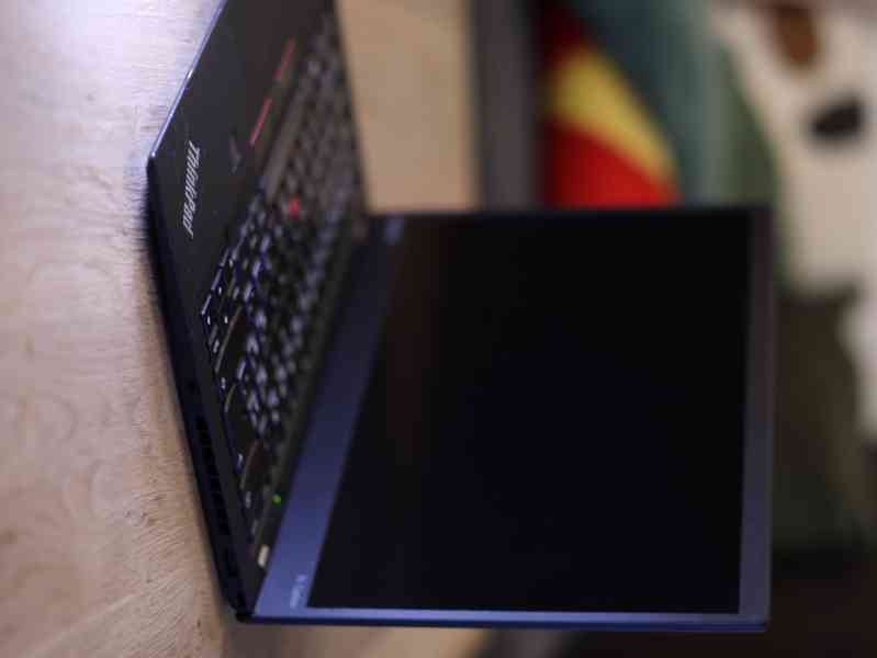 Notebook Lenovo ThinkPad X1 Carbon 5.gen. - foto 3