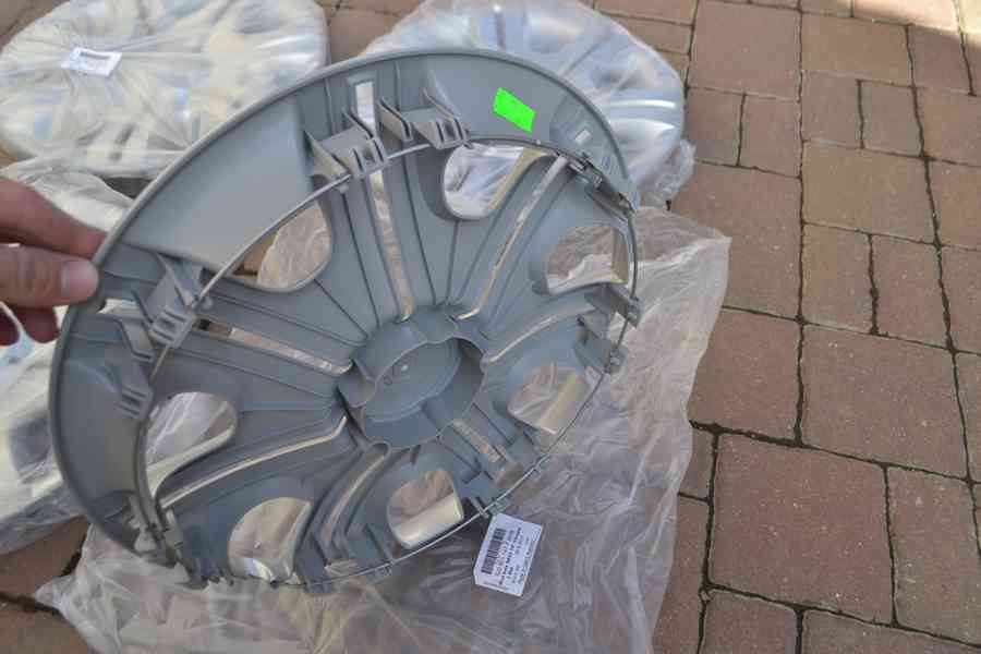 Sada – 4ks NOVÉ kryty kol -poklice ORIGINAL ŠKODA R14. - foto 10