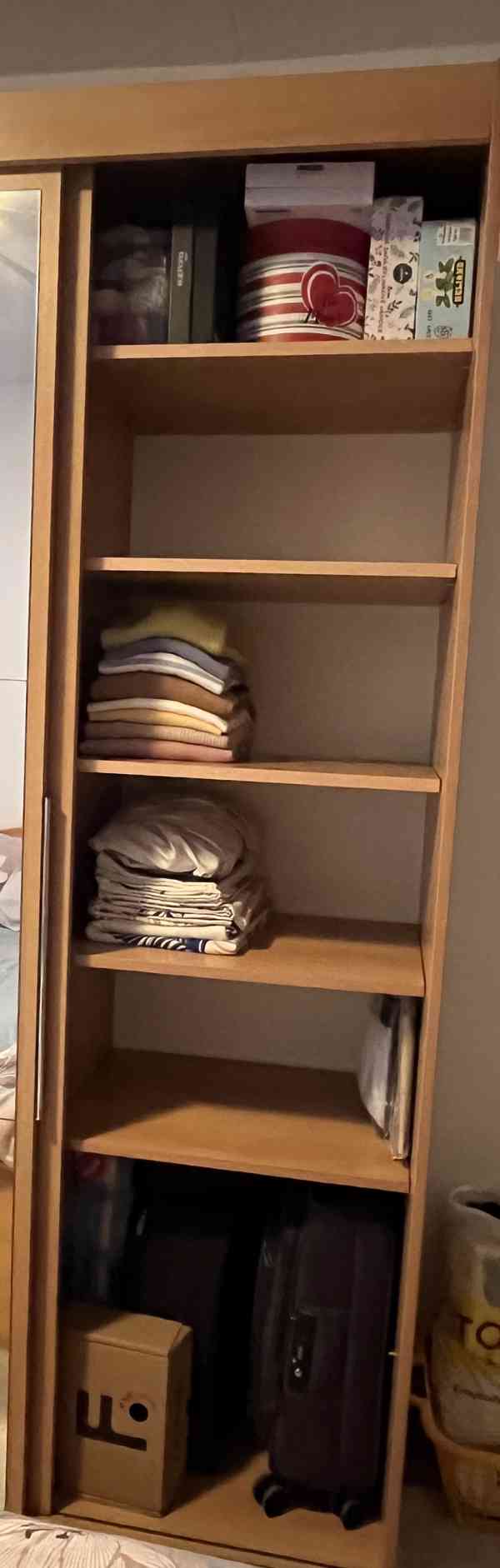 Skříň šatní  - foto 2