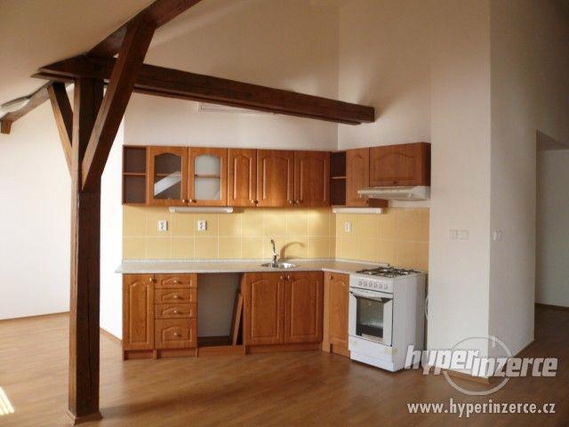 Ateliér č. 2-studio-byt - Praha 2 - Lublaňská ulice - foto 1