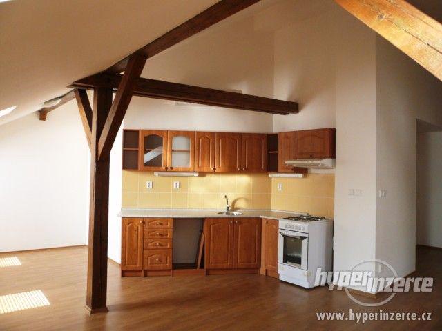 Ateliér č. 2-studio-byt - Praha 2 - Lublaňská ulice - foto 13