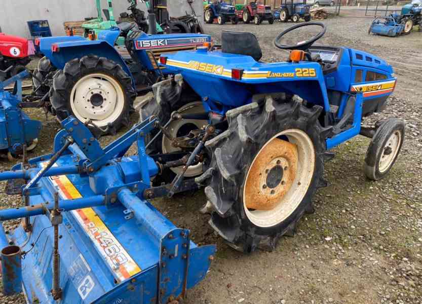 Japonský traktor iseki tu 225 - foto 4