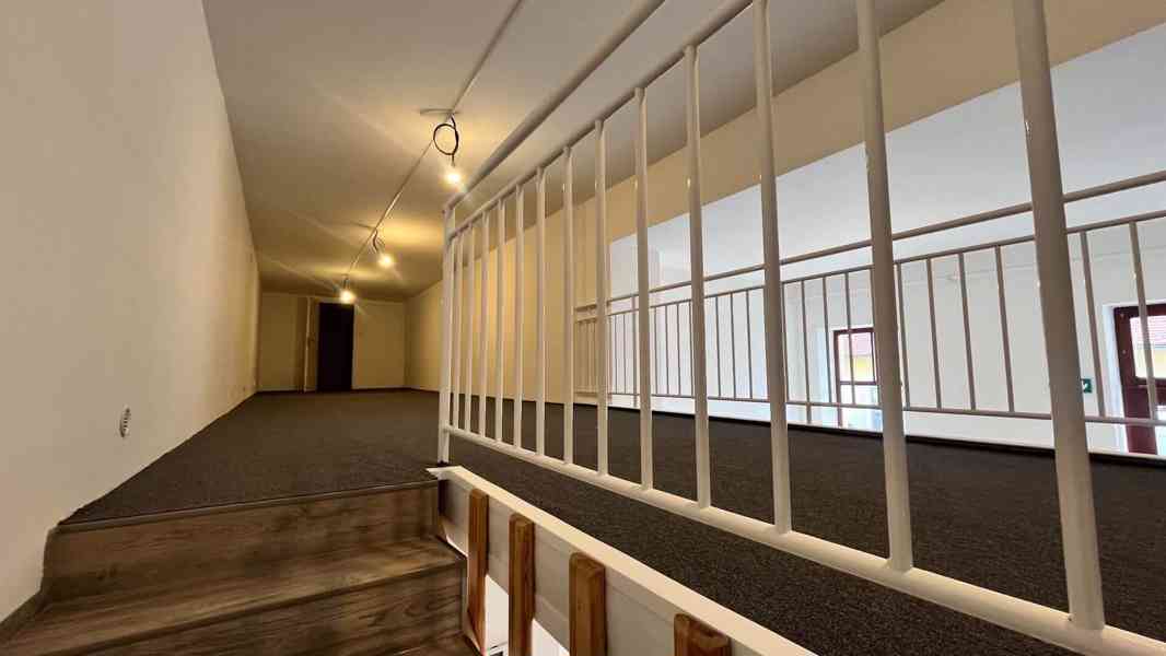Pronájem obchodních prostor 67 m2 v centru Znojma - foto 8