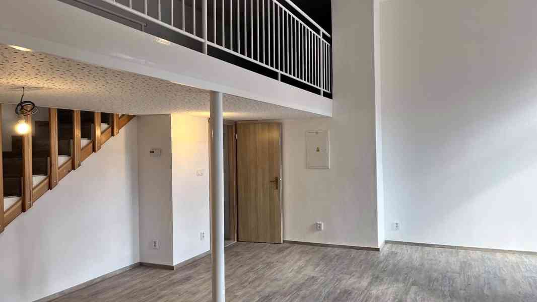 Pronájem obchodních prostor 67 m2 v centru Znojma - foto 7