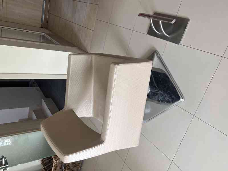 Kadeřnické křeslo - foto 3