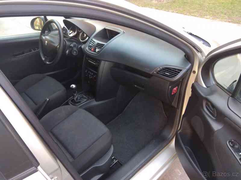 Peugeot 207, 1.4, najeto 74250 Km - foto 8