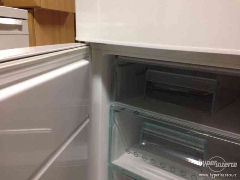 Kombinovaná lednice s mrazničkou Elektrolux - foto 12