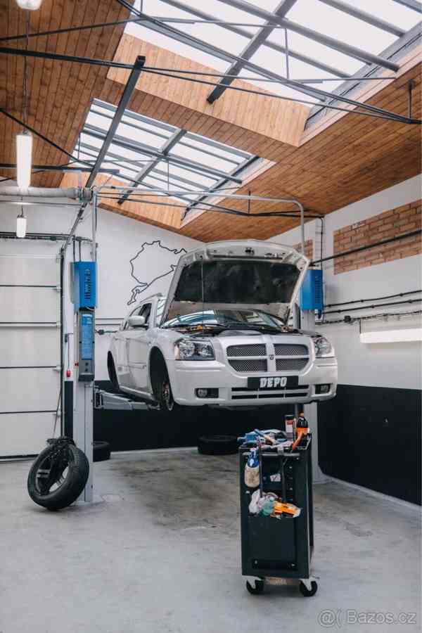 Dodge Magnum r/t V8 5,7L (na opravu/díly) - foto 11