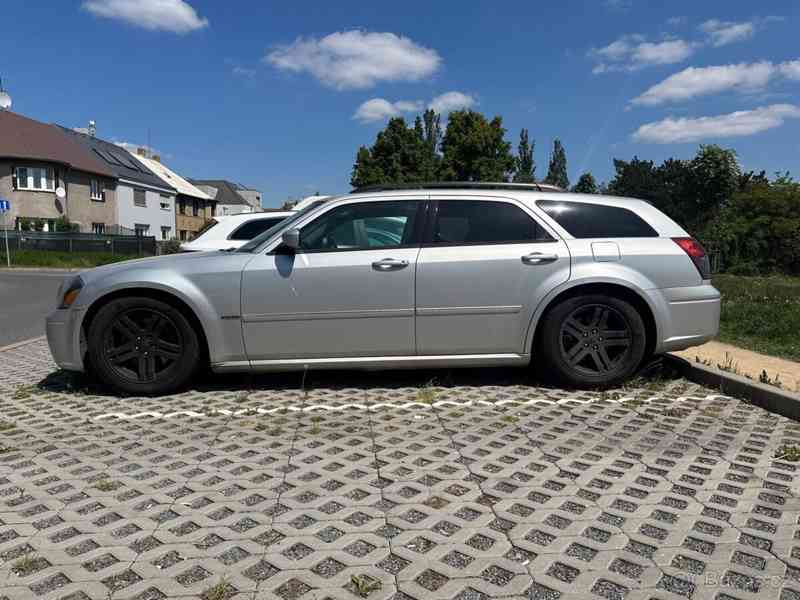 Dodge Magnum r/t V8 5,7L (na opravu/díly) - foto 2