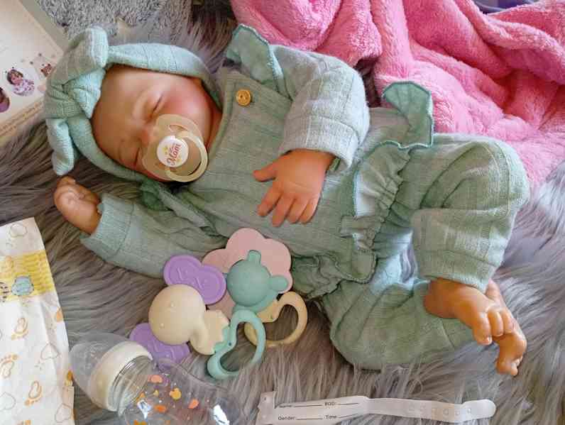 Realistická Reborn panenka spící holčička  - foto 8