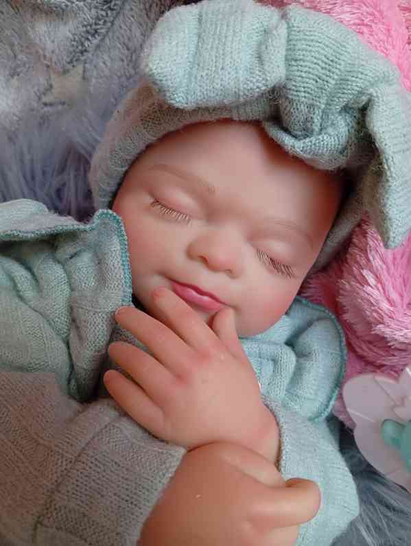 Realistická Reborn panenka spící holčička  - foto 3