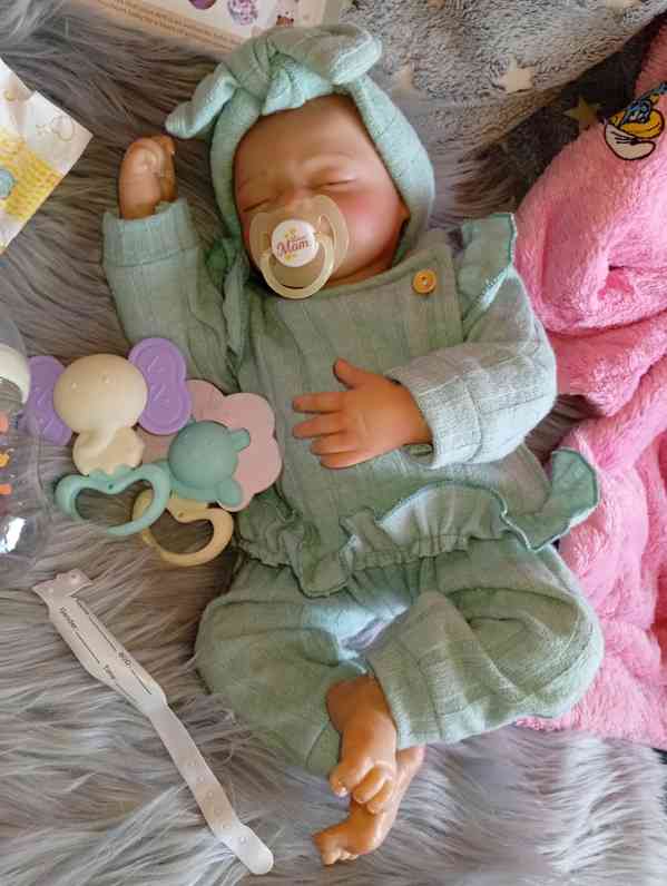 Realistická Reborn panenka spící holčička  - foto 7