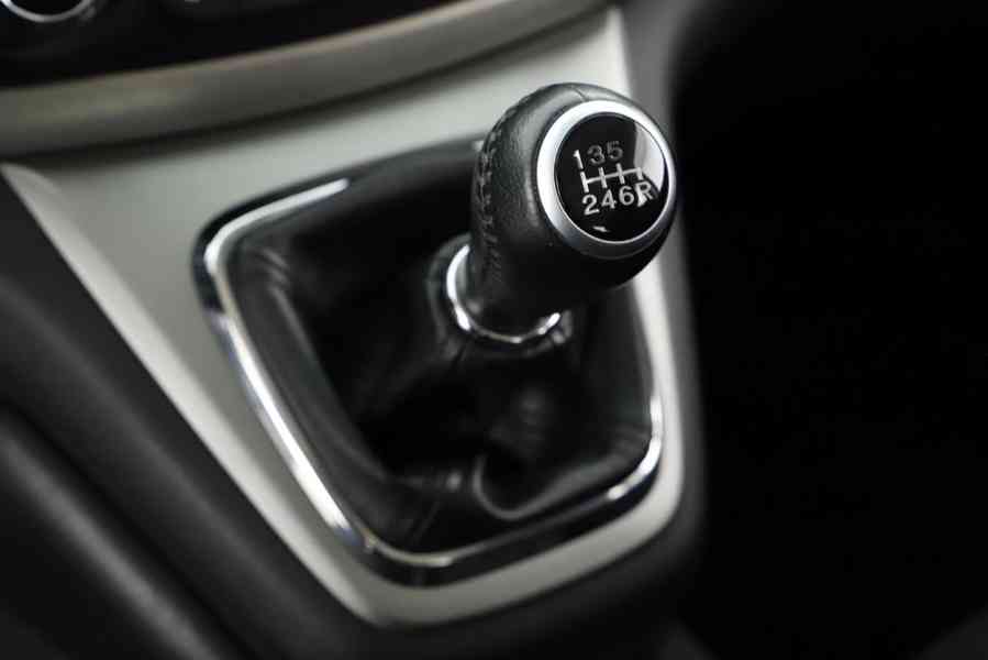 Honda CR-V 4x4 2.0 i-VTEC Executive benzín 114kw - foto 27