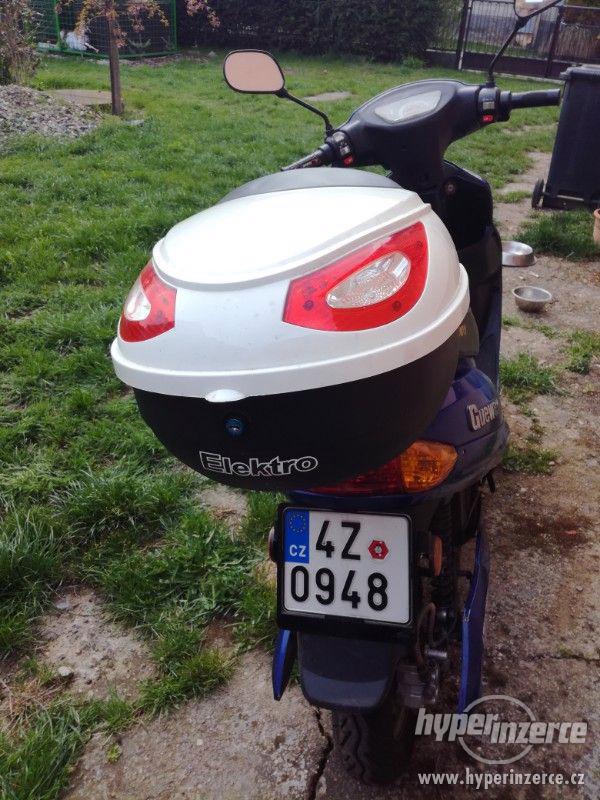Moped-skútr GUEWER ZWD406 - foto 4