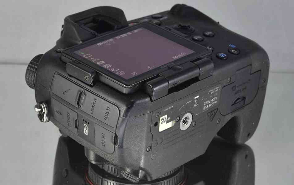 Sony SLT-A77 II+SIGMA 17-70mm *Full HDV* 6200 Exp. - foto 10