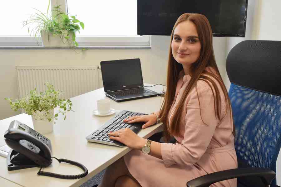 Finanční účetní - foto 1
