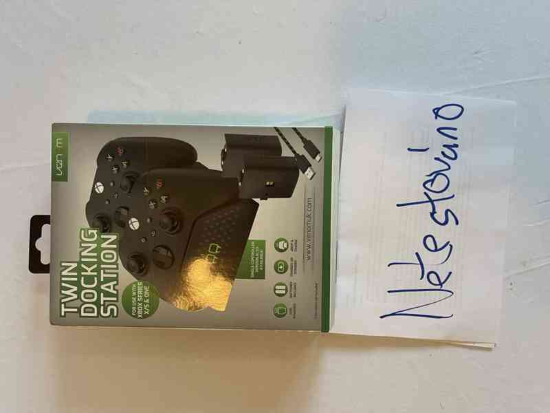 Venom VS2891 Twin Docking Station Xbox 360 - netestováno - foto 4