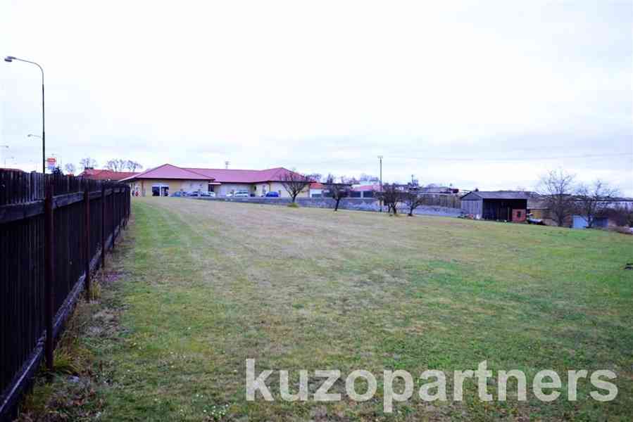 Prodej pozemku pro obchodní využití v Kralovicích - 5262 m² - foto 3