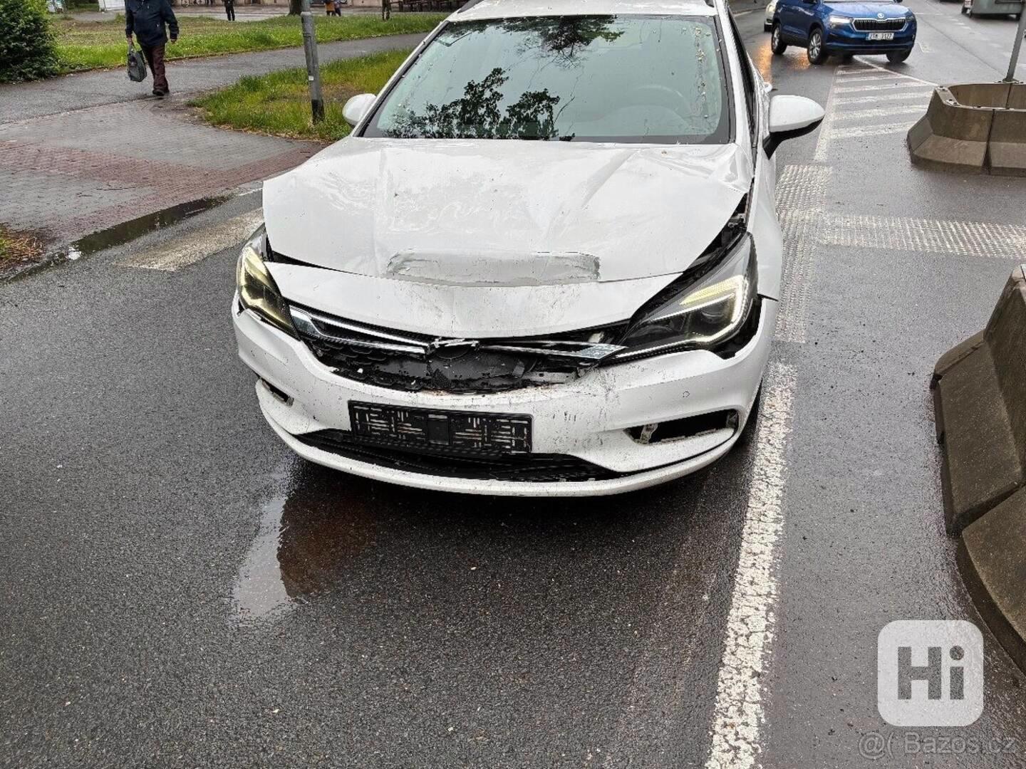 Opel Astra 1,6   Sports Tourer CDTI 2018 - foto 1