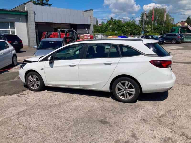 Opel Astra 1,6   Sports Tourer CDTI 2018 - foto 5