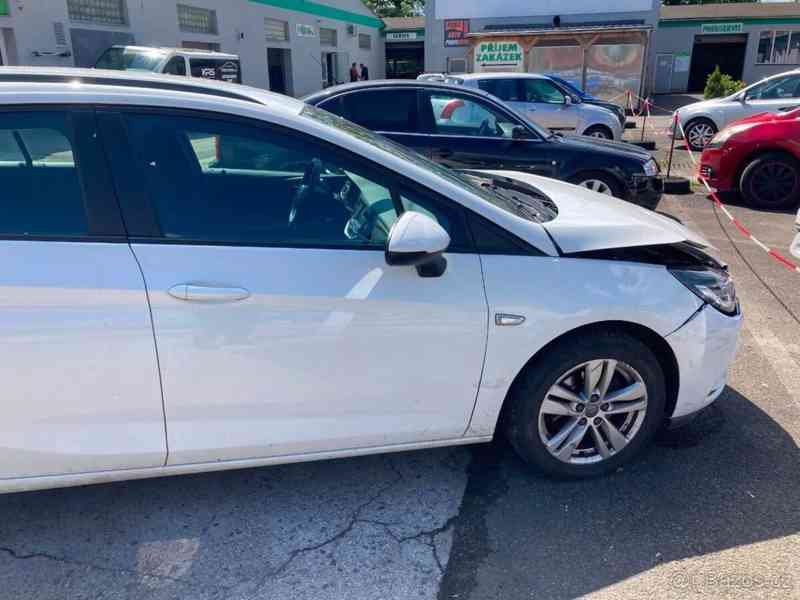 Opel Astra 1,6   Sports Tourer CDTI 2018 - foto 2