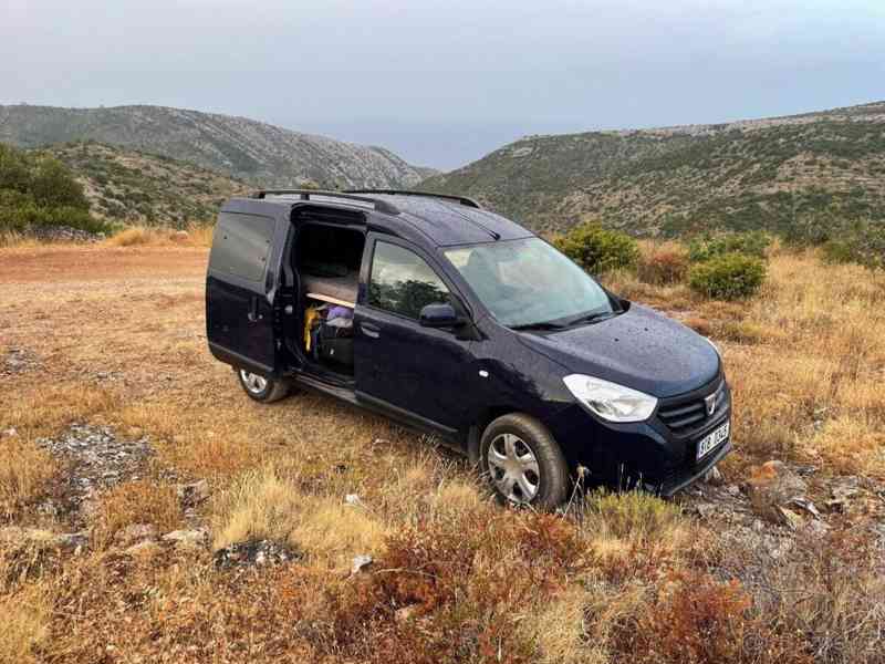 Dacia Duster s LPG - mini obytný vůz - foto 4