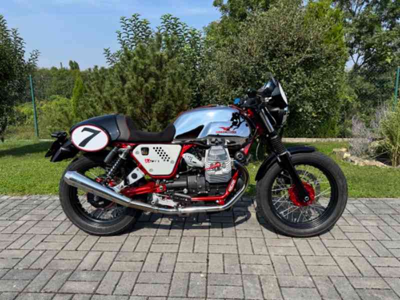 Obrázek k inzerátu: Moto Guzzi V7 Racer