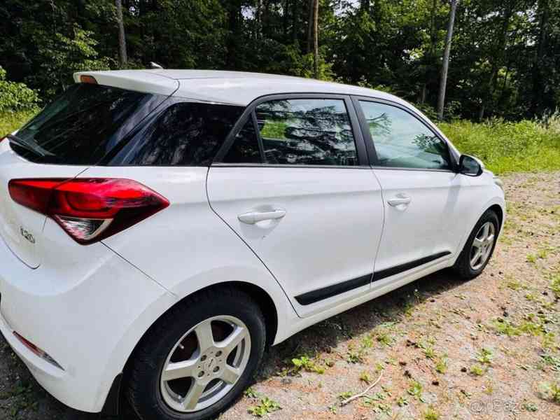 Hyundai i20 1,2   55 kW | 6st. manuál | 09/2015 - foto 8