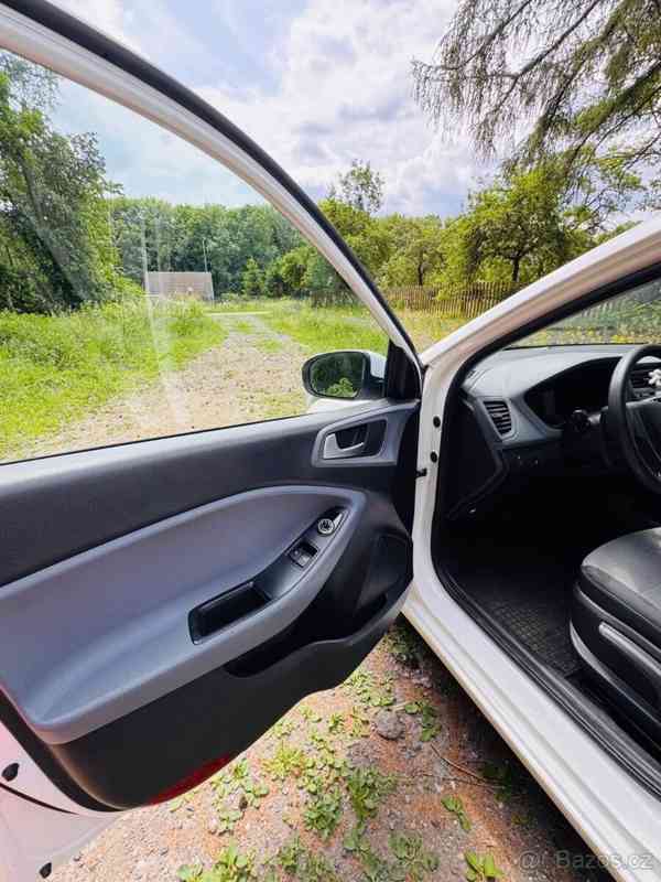 Hyundai i20 1,2   55 kW | 6st. manuál | 09/2015 - foto 4