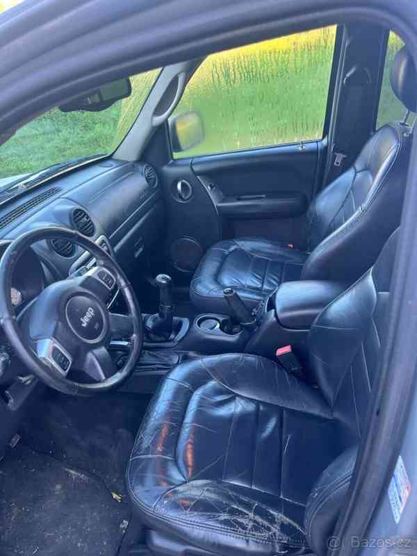 Jeep Cherokee 2,5   KJ - foto 6
