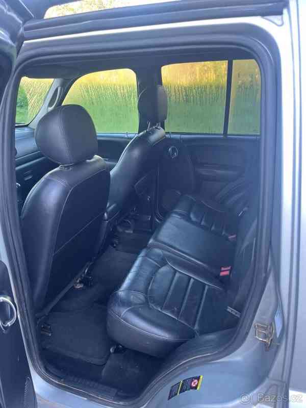 Jeep Cherokee 2,5   KJ - foto 8