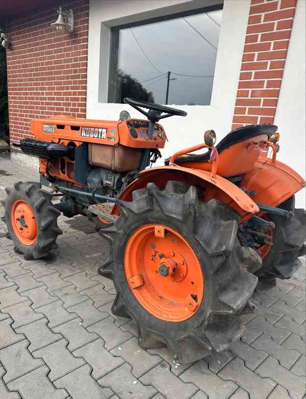Traktor japonský Kubota B7001 - malotraktor - foto 5