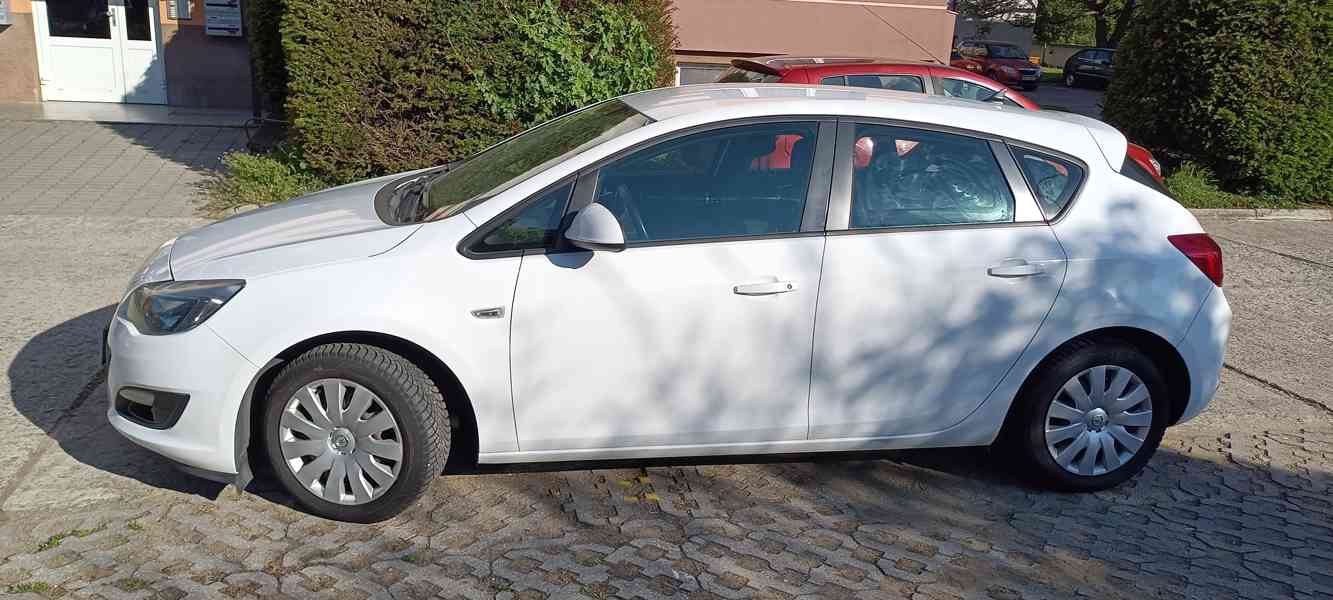 Opel Astra J 2014 / 1,4 / 74 KW - foto 8