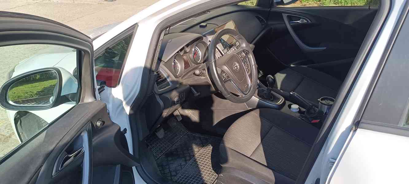 Opel Astra J 2014 / 1,4 / 74 KW - foto 14