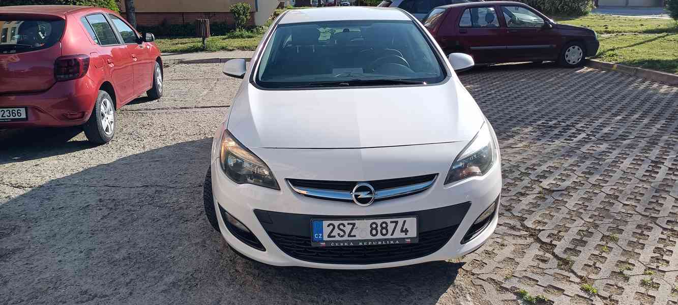 Opel Astra J 2014 / 1,4 / 74 KW - foto 9