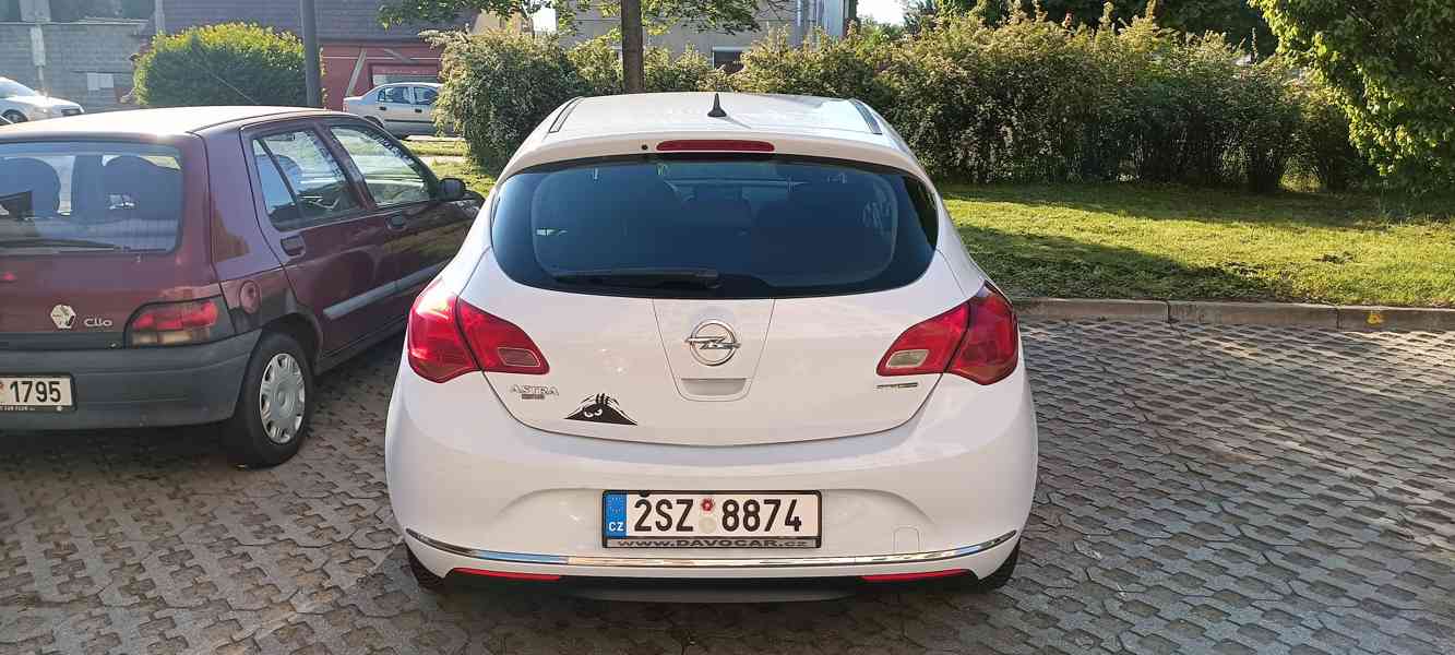 Opel Astra J 2014 / 1,4 / 74 KW - foto 5