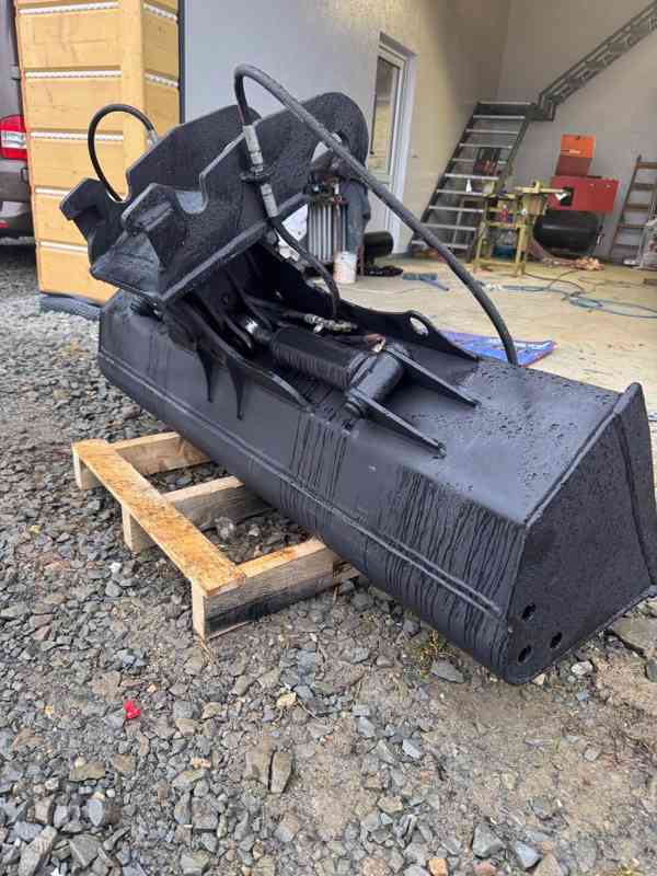 Hydraulická lžíce na svahy 170cm 5-10t CW10 - foto 3