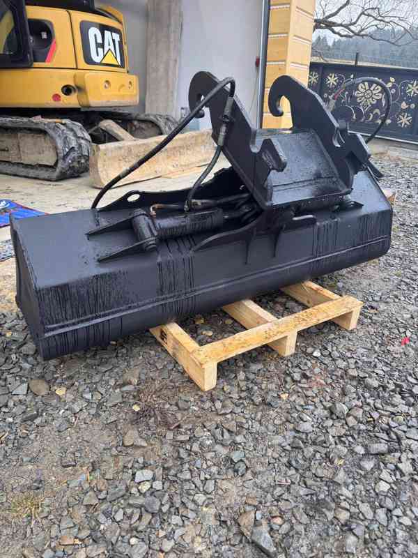 Hydraulická lžíce na svahy 170cm 5-10t CW10 - foto 4
