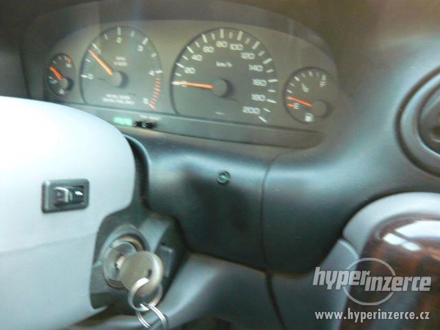Chrysler Grand Voyager 2,5 TDi 2000 - foto 14
