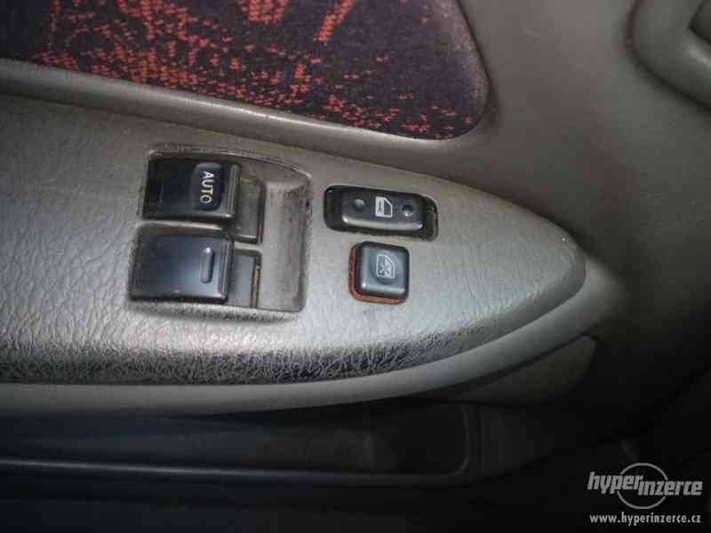 Toyota Avensis - foto 14