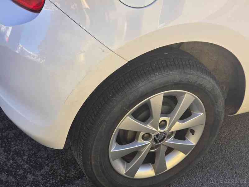 Škoda Citigo 1,0   NAJETO JEN 38 TIS. KM GARÁŽOVÁ - foto 8