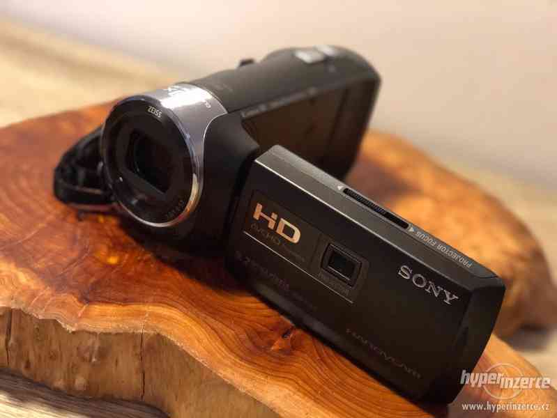 Sony HDR-PJ410 Handycam s vestavěným projektorem - foto 1