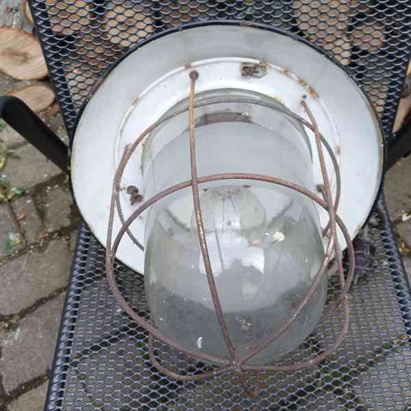 Historická smaltovaná lampa, funkční, s kabelem.. - foto 3