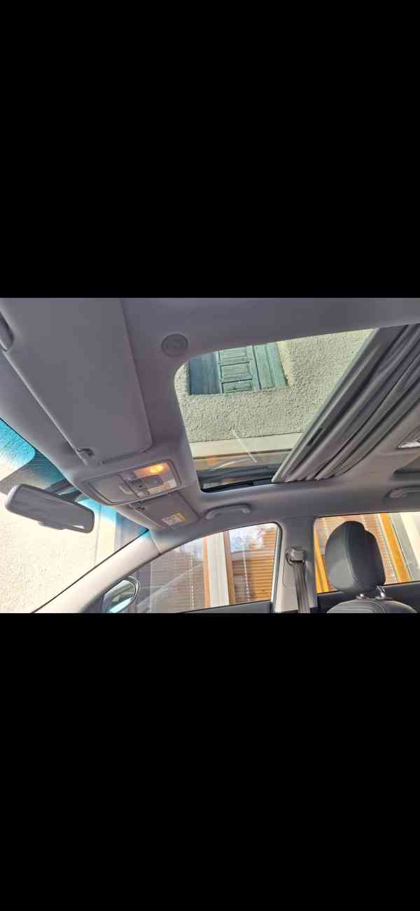 Kia Sportage  2.0 benzin  - foto 8